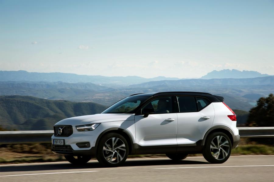  Volvo XC40 T5 R-Design 2017 года  (WW) (фото 54 из 68)